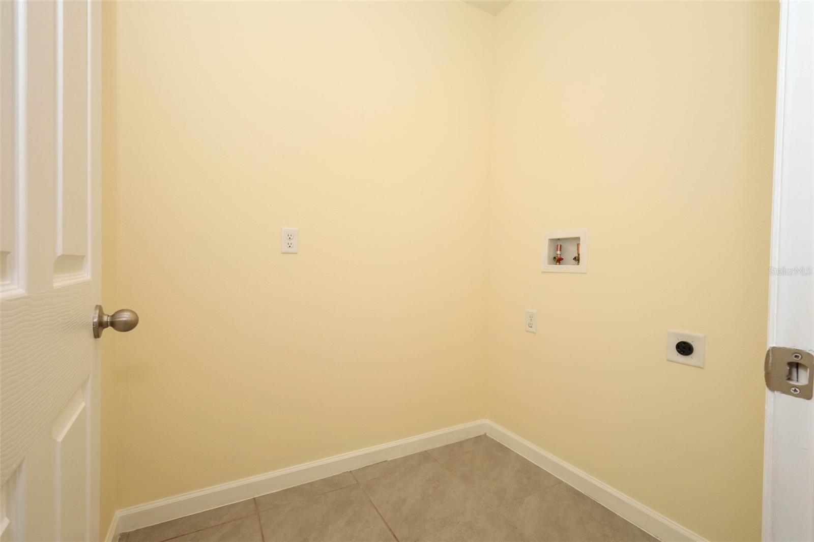 ADAMSON CRK PH ONE-C - Residential