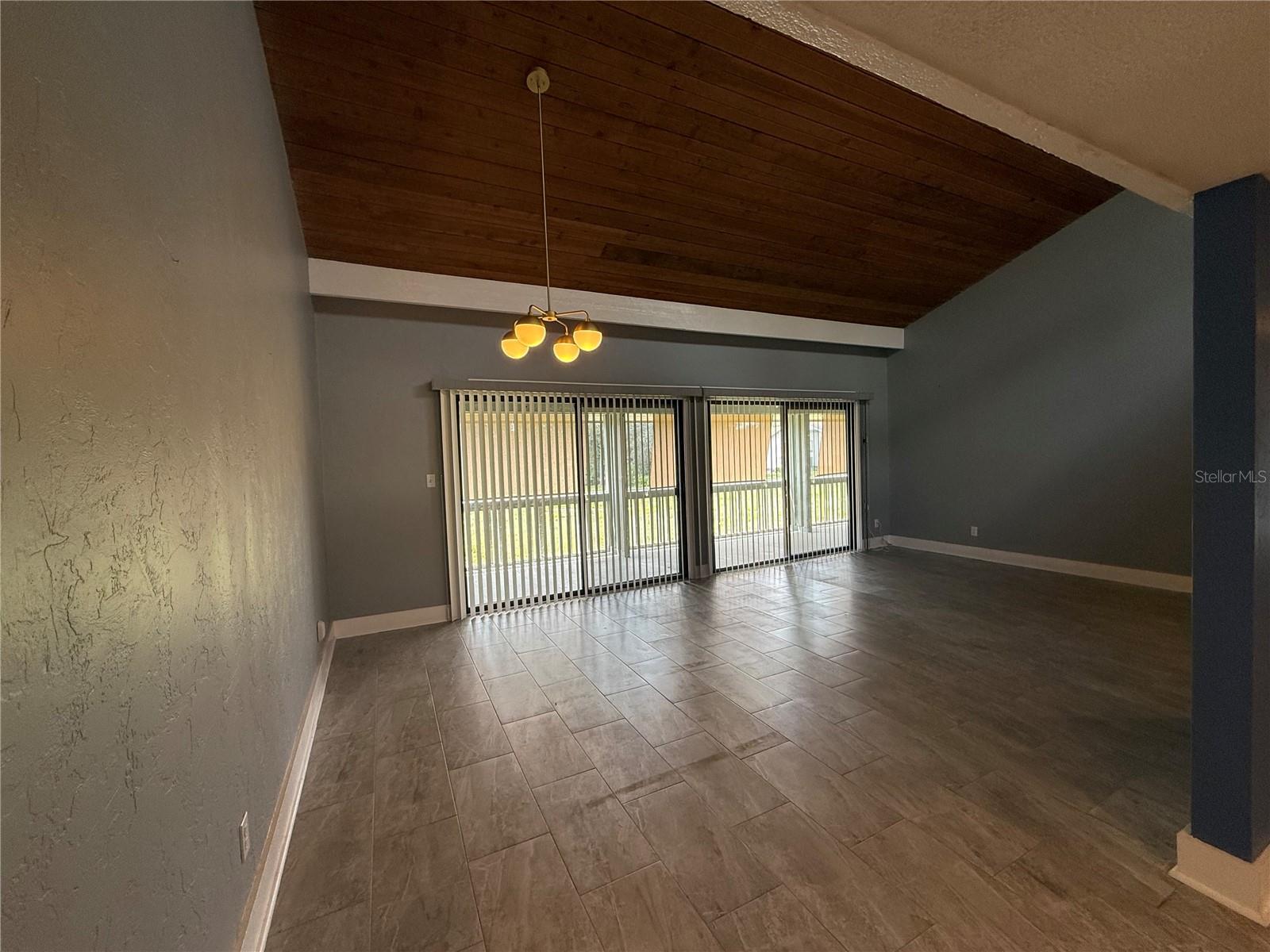 GRENELEFE CAMELOT CONDO PH 03 - Residential