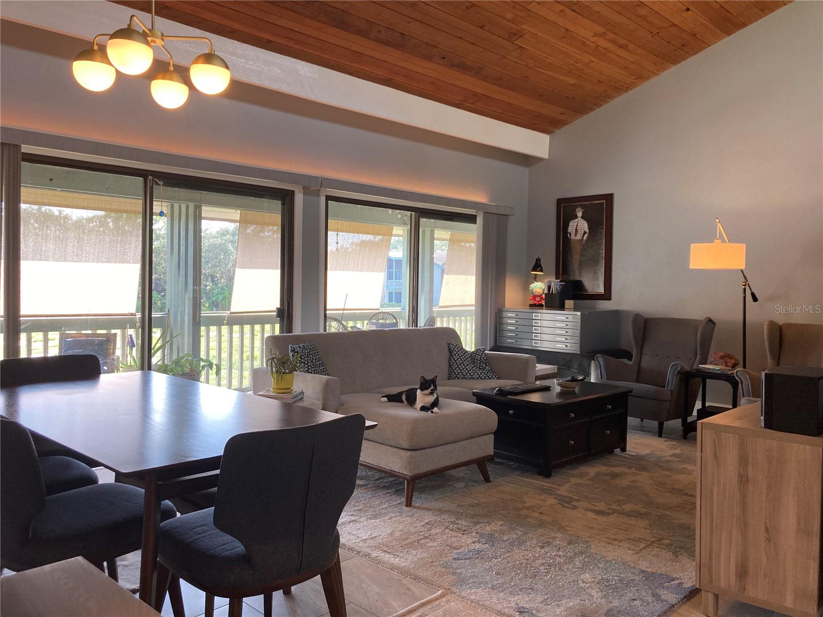 GRENELEFE CAMELOT CONDO PH 03 - Residential