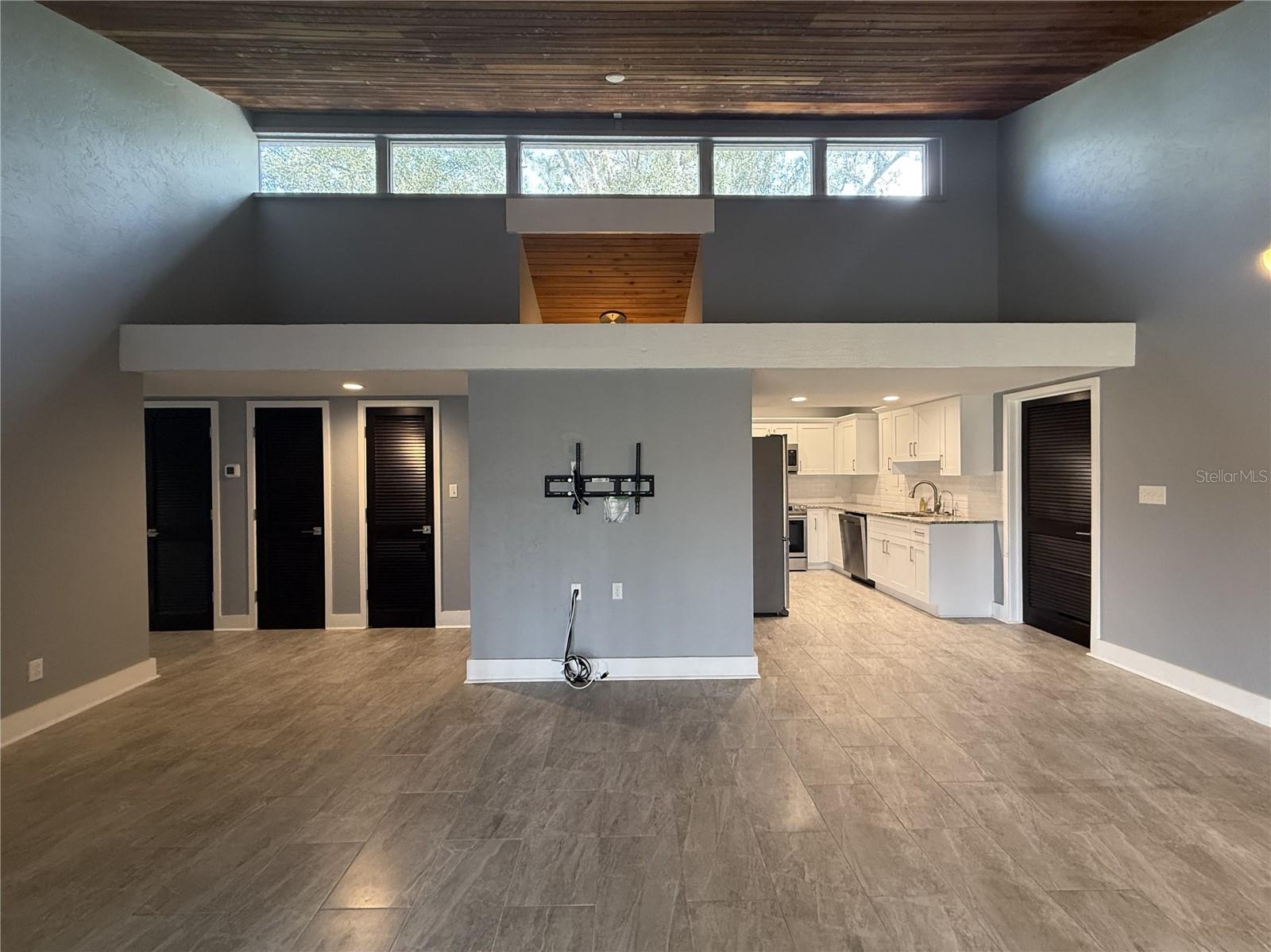 GRENELEFE CAMELOT CONDO PH 03 - Residential