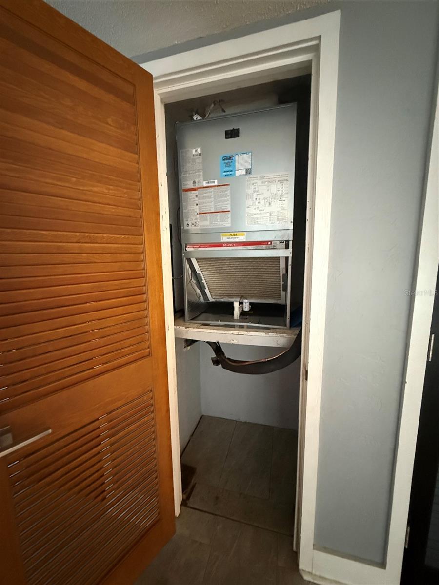 GRENELEFE CAMELOT CONDO PH 03 - Residential