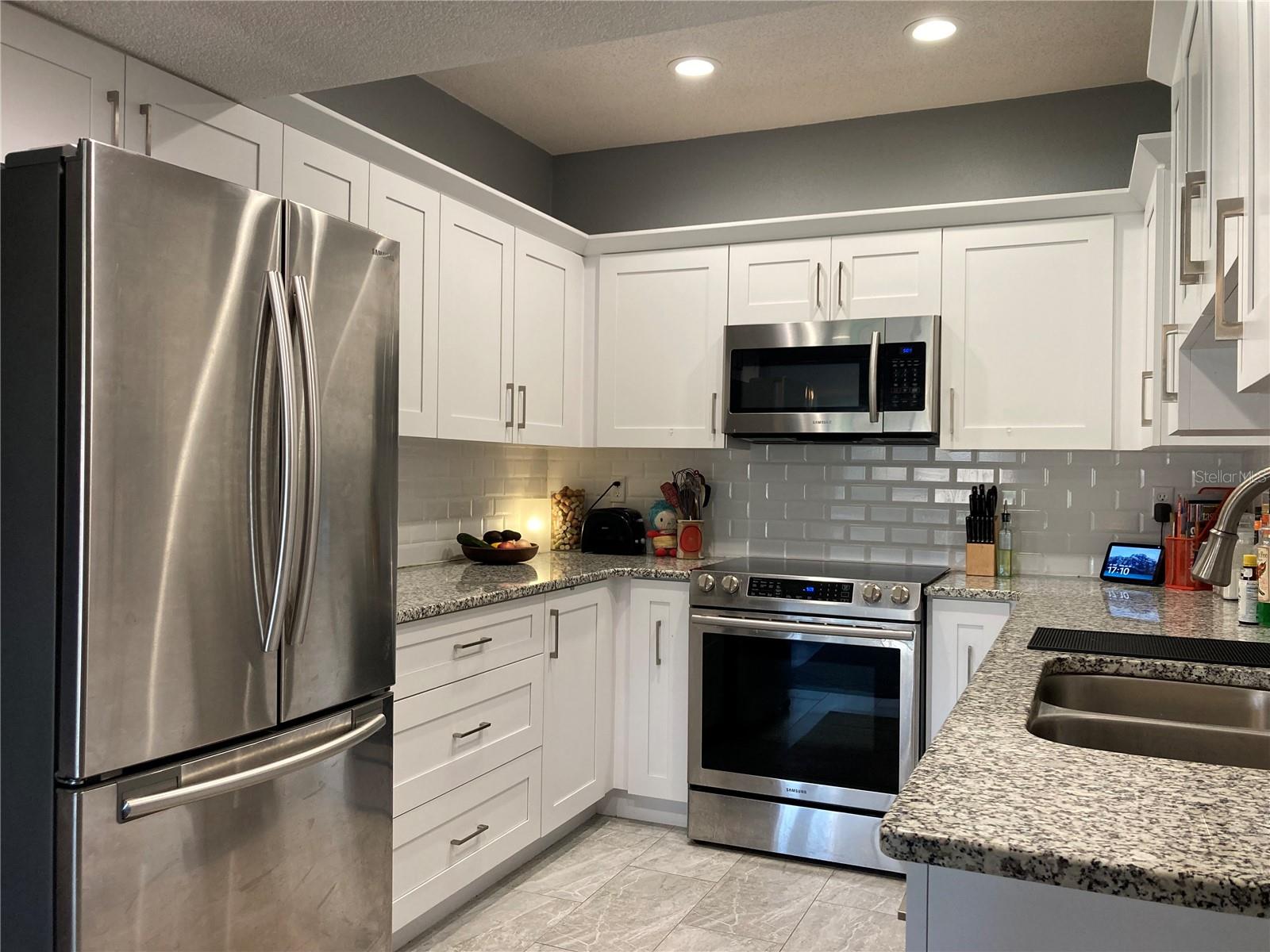 GRENELEFE CAMELOT CONDO PH 03 - Residential