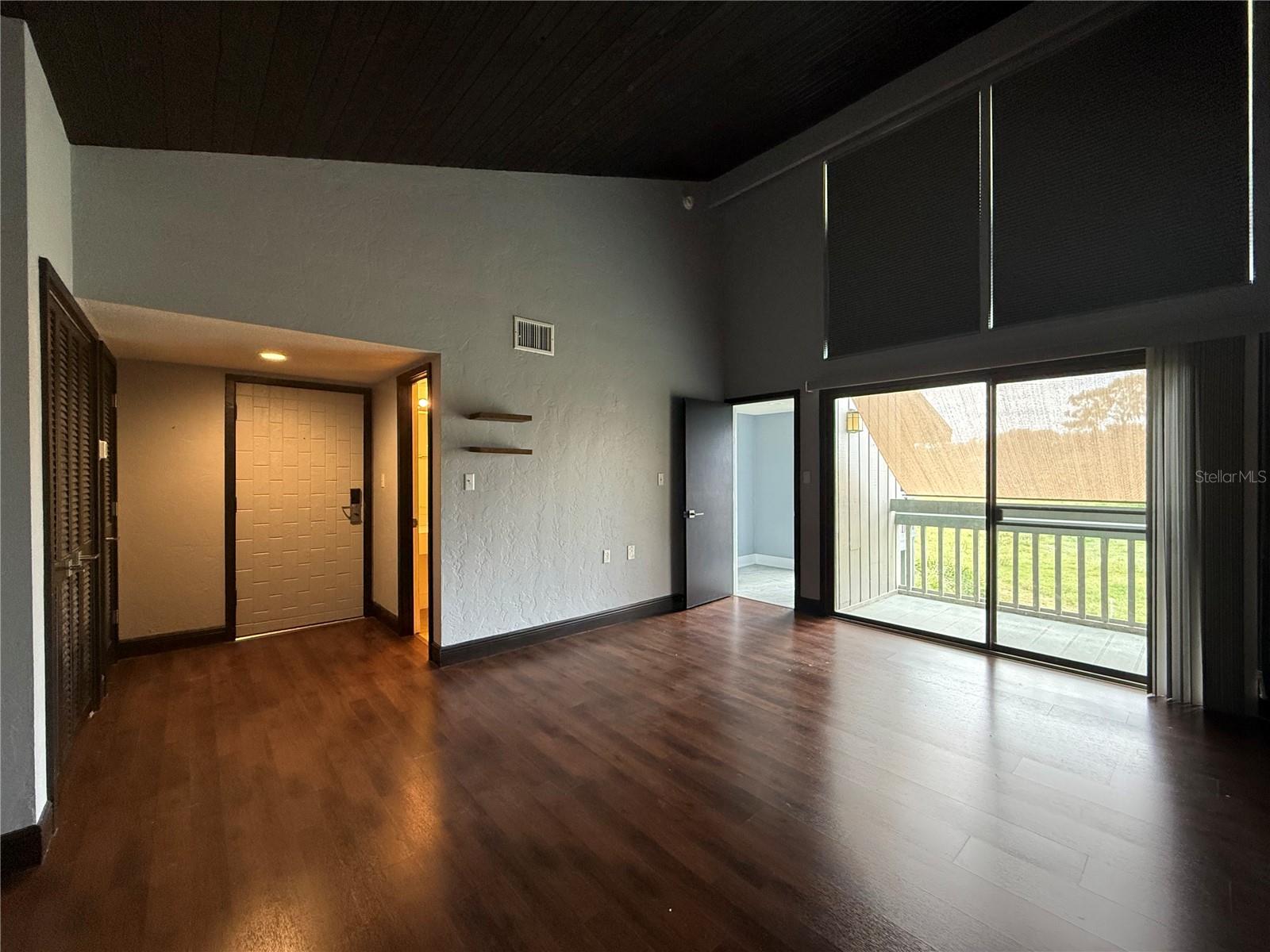 GRENELEFE CAMELOT CONDO PH 03 - Residential