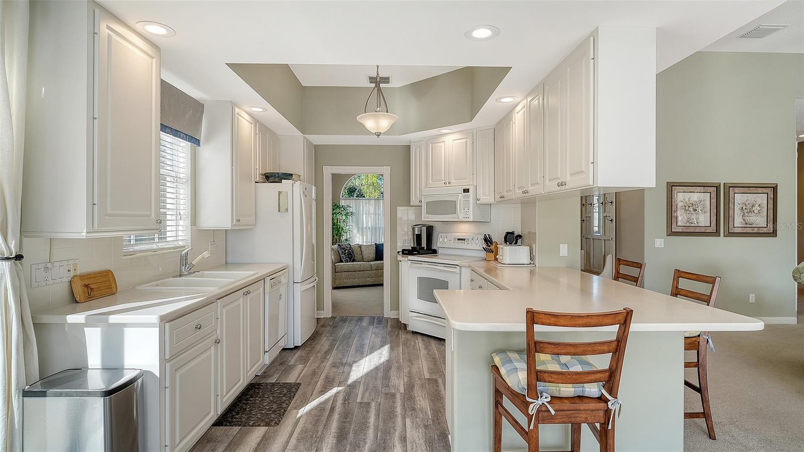 VILLAGEWALK - Residential