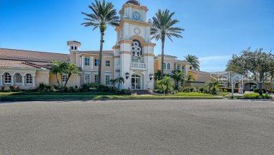 VILLAGEWALK - Residential