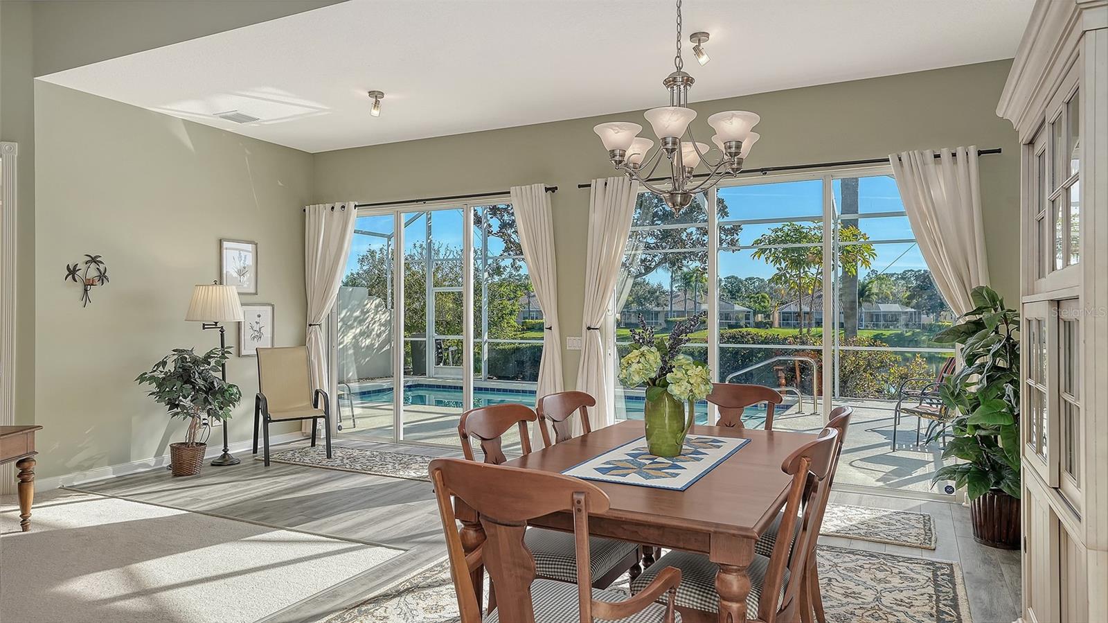 VILLAGEWALK - Residential