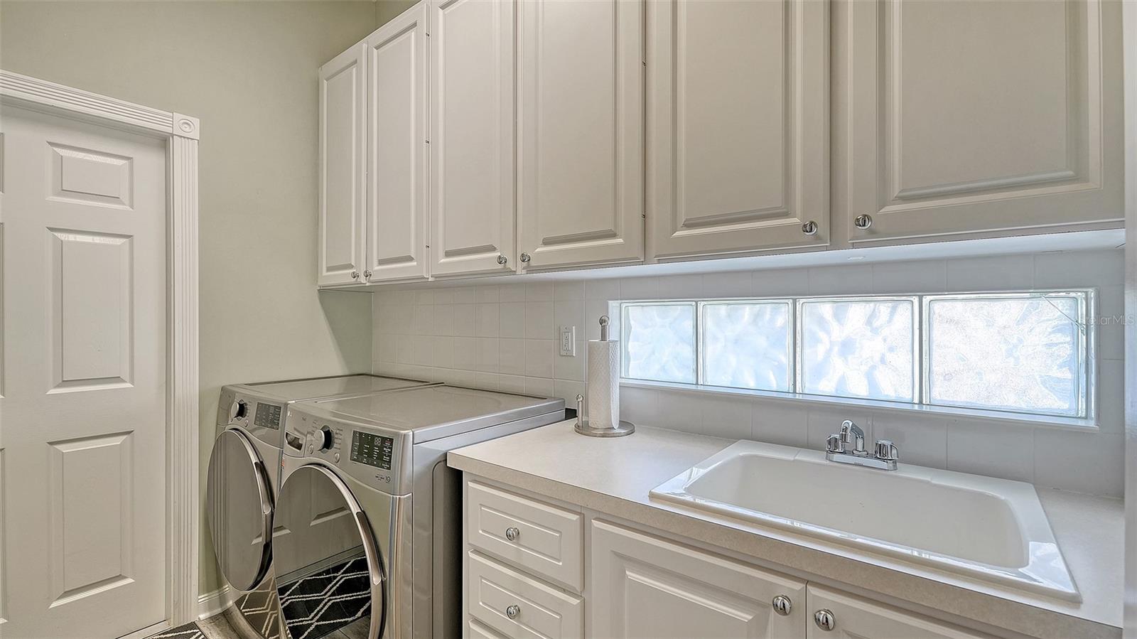 VILLAGEWALK - Residential