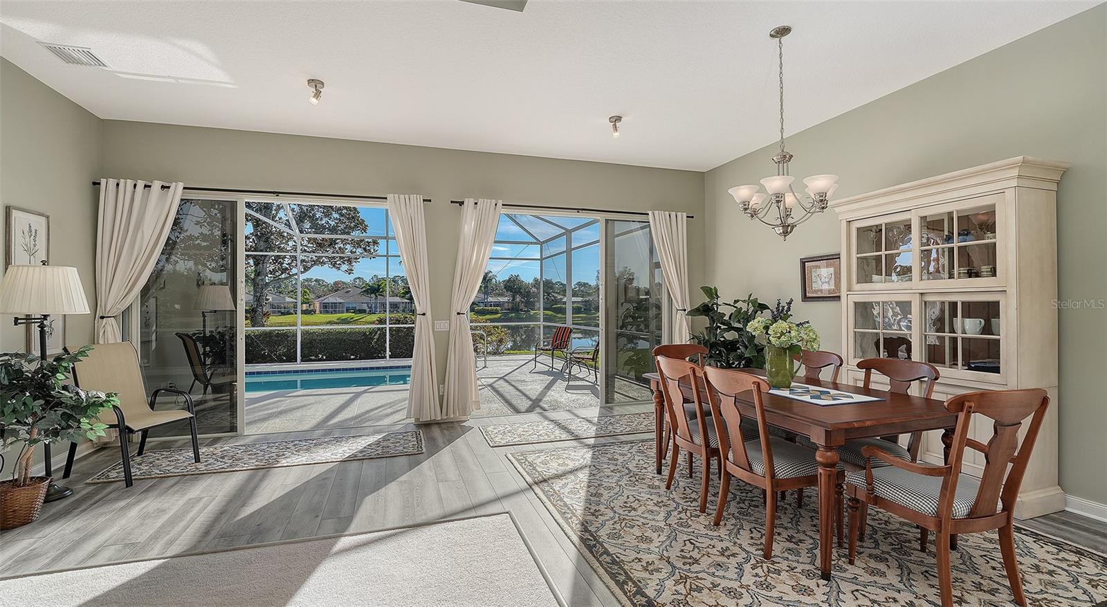 VILLAGEWALK - Residential