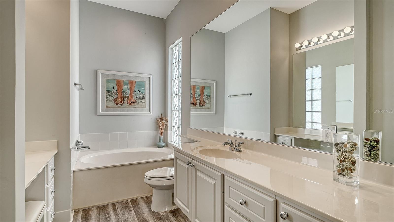 VILLAGEWALK - Residential