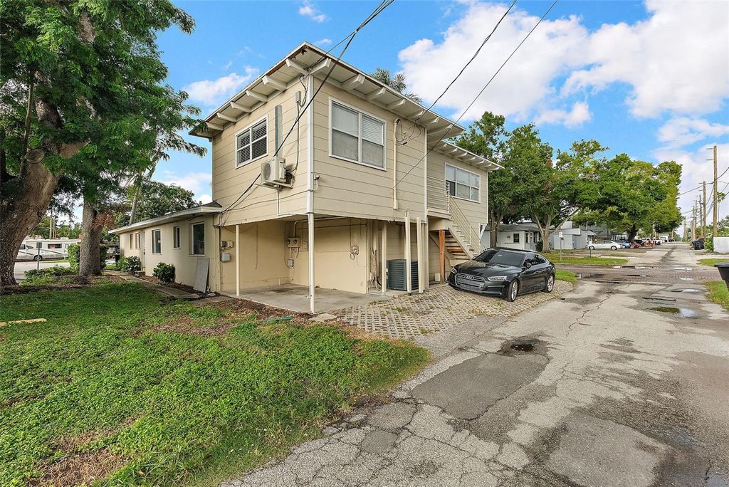 Photo of 4100 Central Avenue, St Petersburg, FL 33711 (MLS # TB8437326)