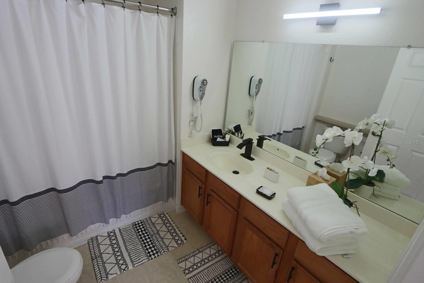 VENETIAN BAY VILLAGE CONDO PH 3 - Residential