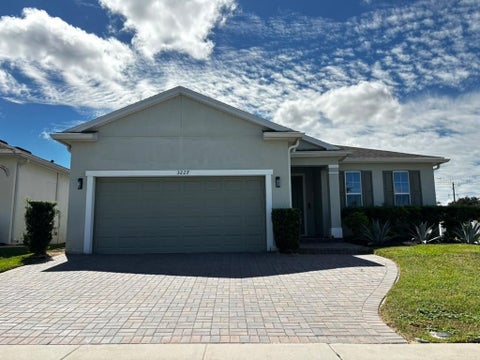 Photo of 3227 Buoy Circle, Winter Garden, FL 34787 (MLS # O6446556)