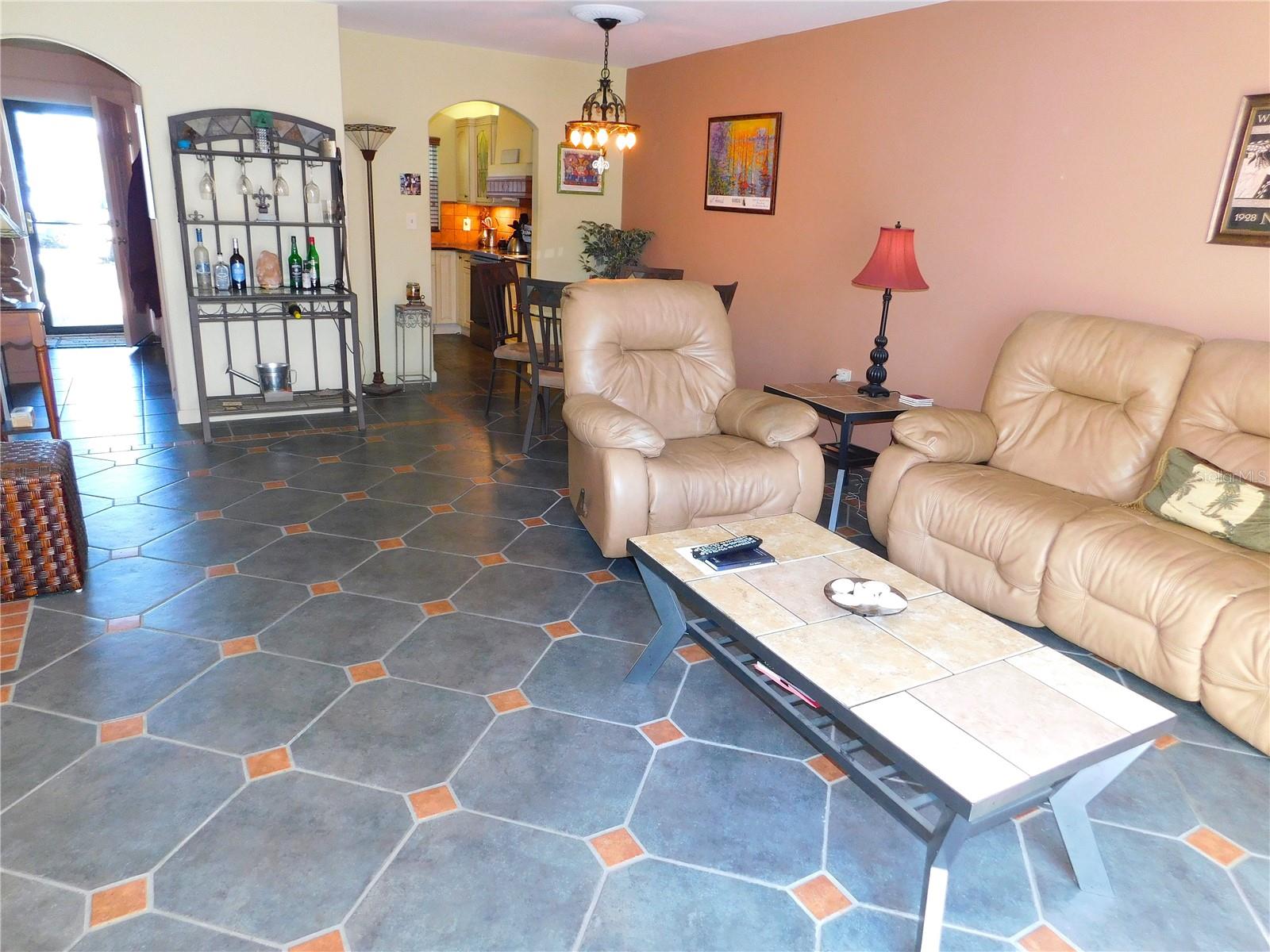 MEDITERRANEAN MANORS - Residential