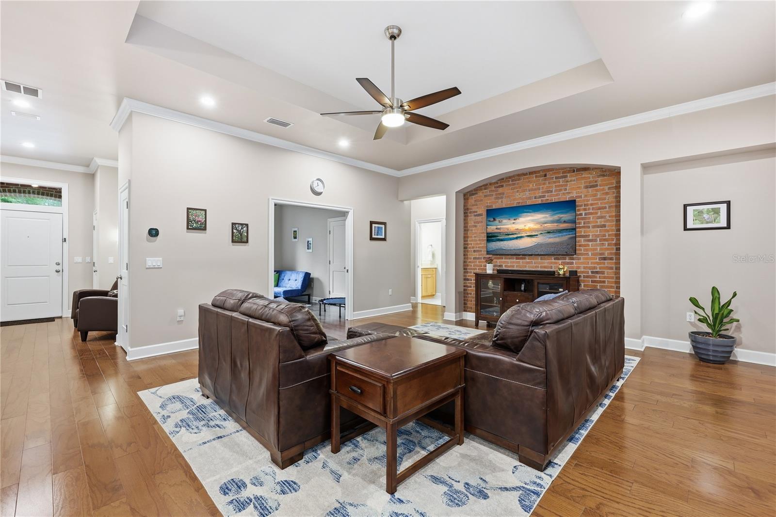 BARRINGTON PARK - Residential