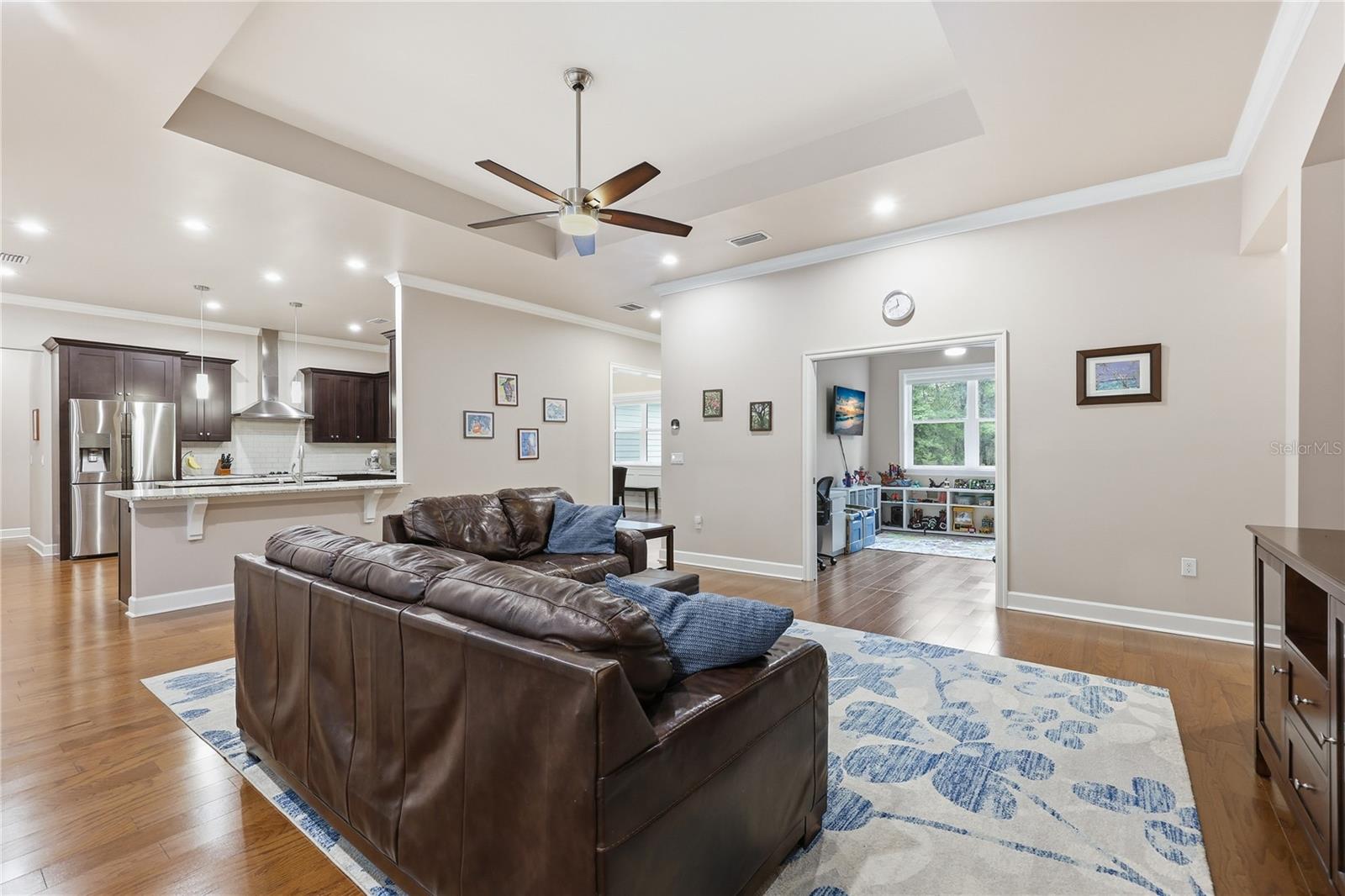 BARRINGTON PARK - Residential