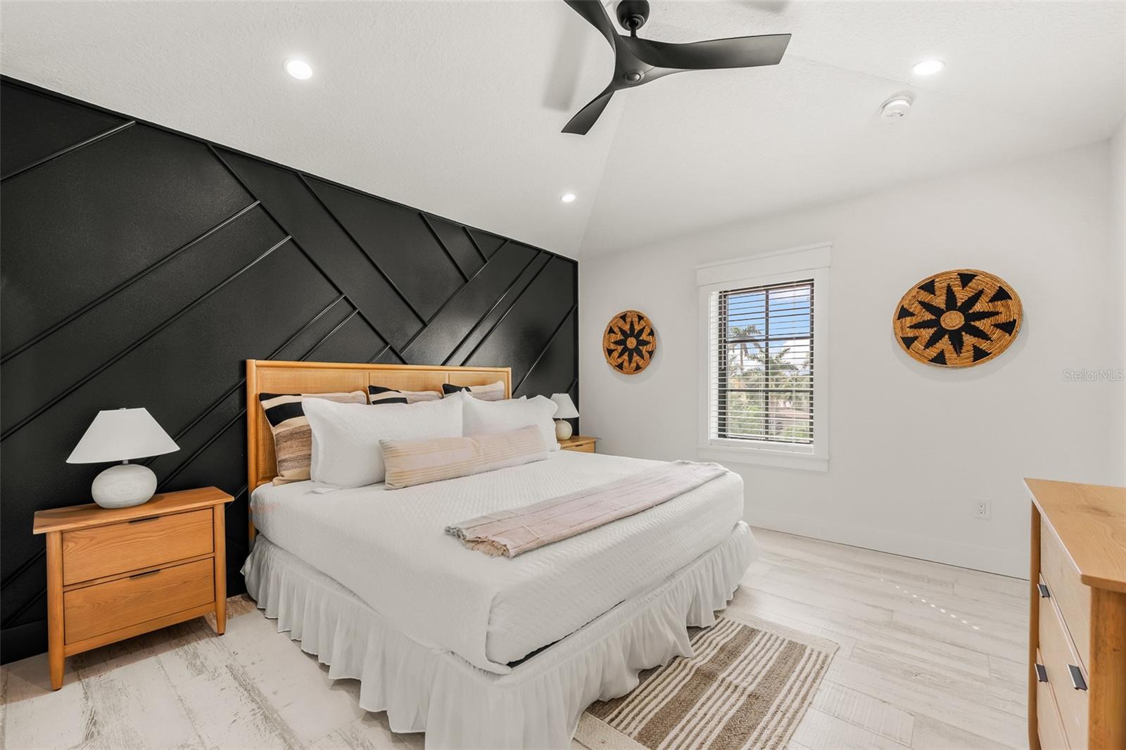 SAINT ARMANDS DIV JOHN RINGLING ESTATES - Residential