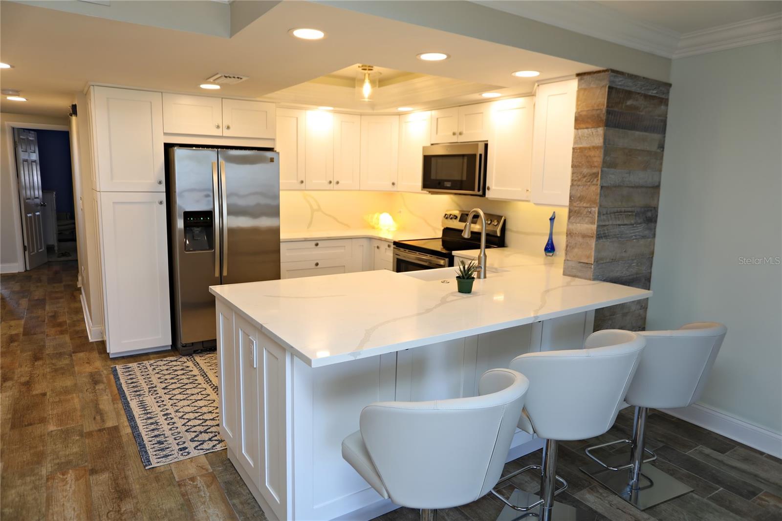 103 1ST STREET E 113