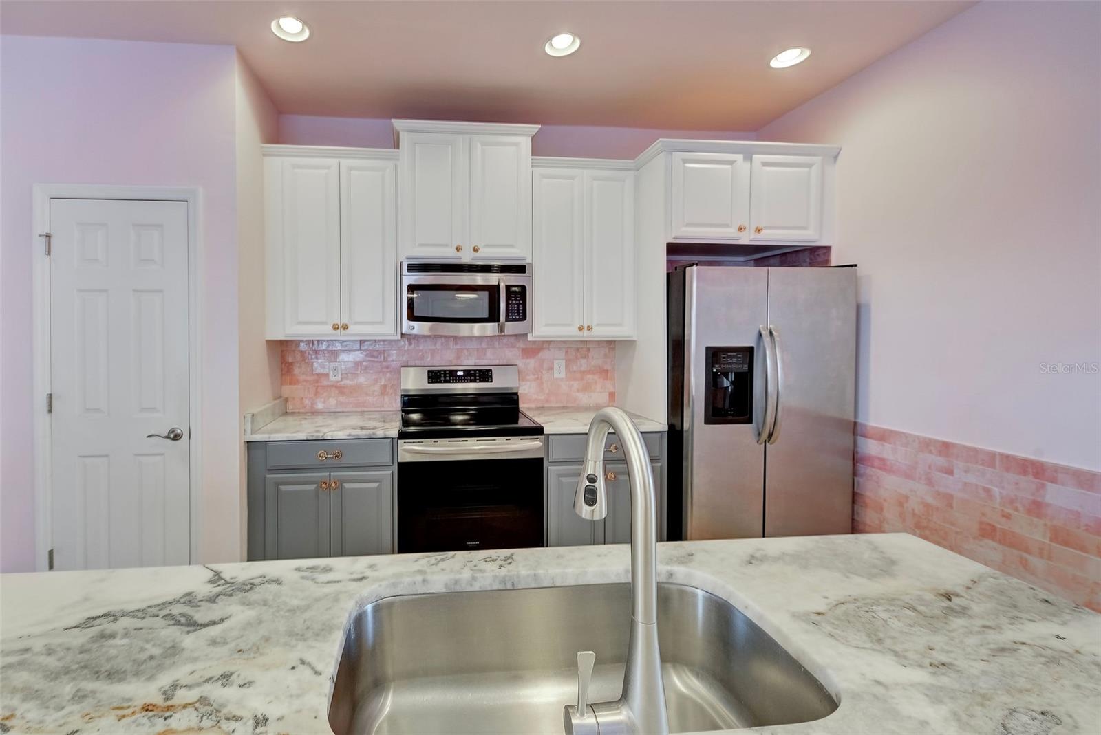 VENTURA VILLAGE - Residential