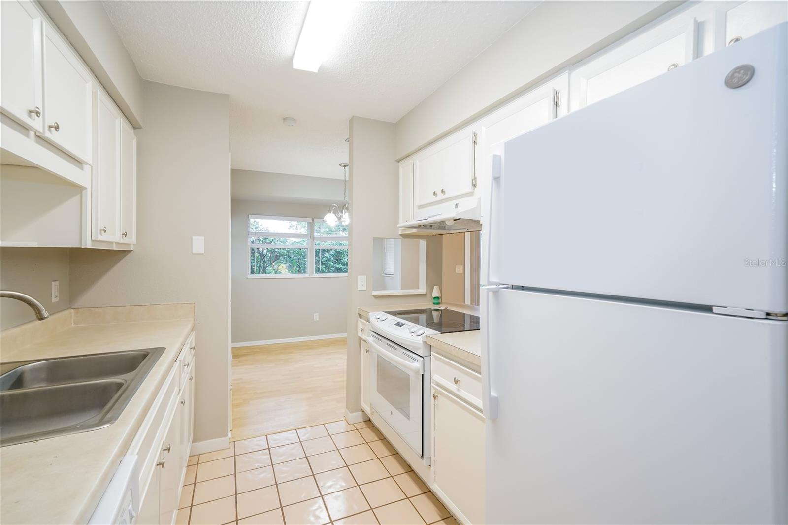THE GROVES NORTH - Residential Lease