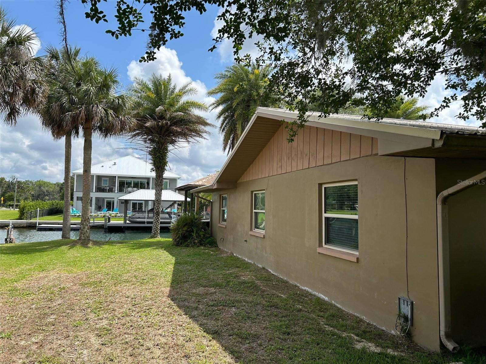 722 SE 1ST COURT