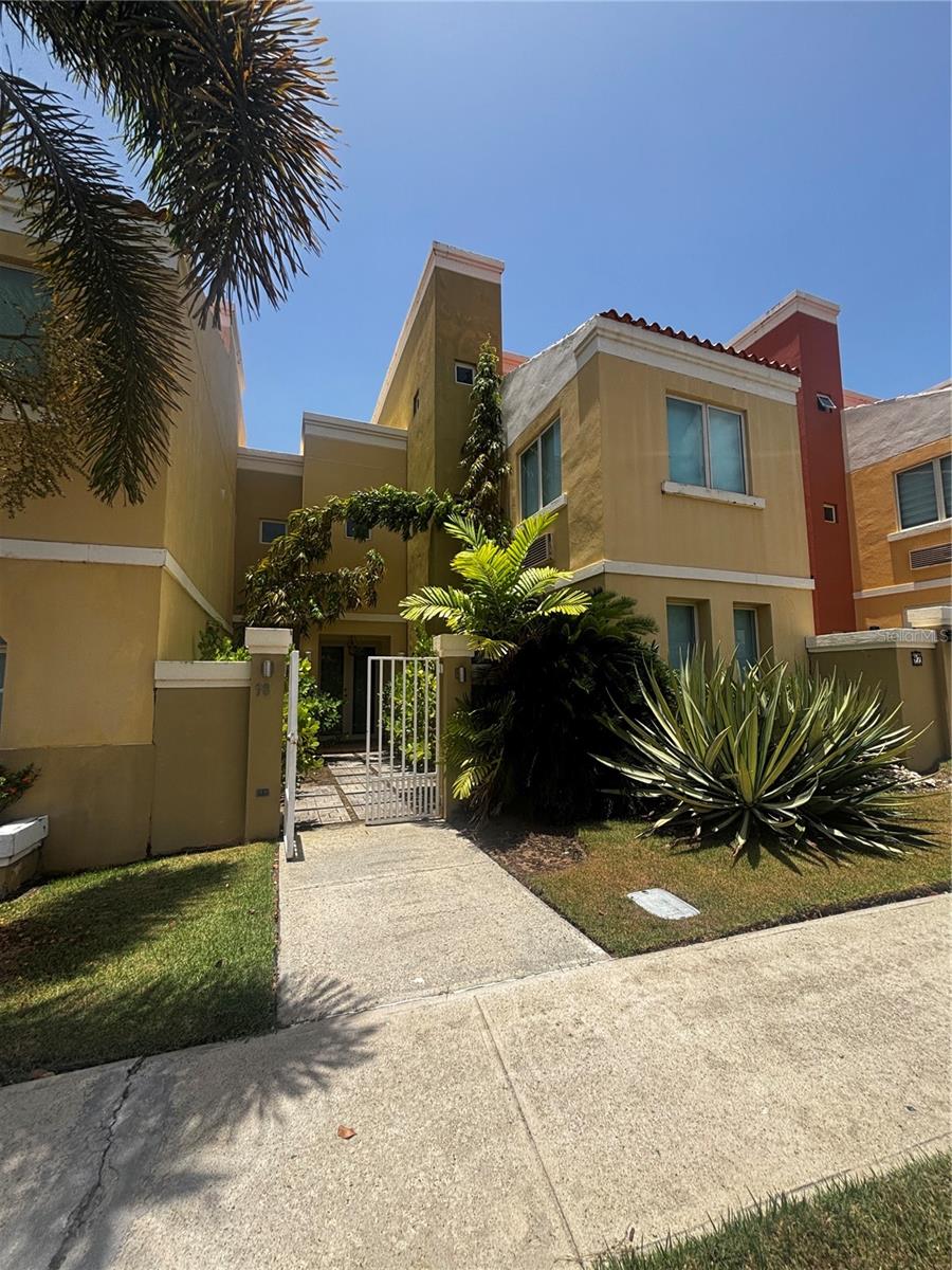 AQUABELLA - Residential