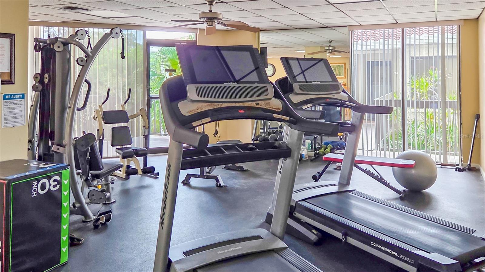 BAHIA DEL MAR I - Residential