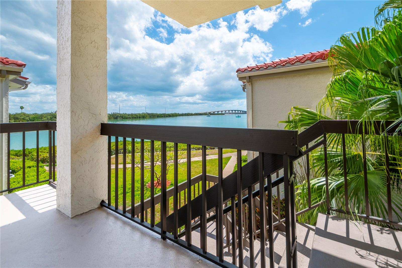 BAHIA DEL MAR I - Residential