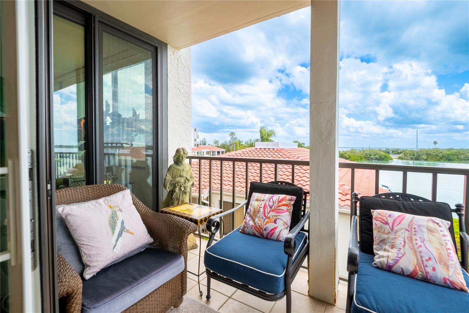 BAHIA DEL MAR I - Residential