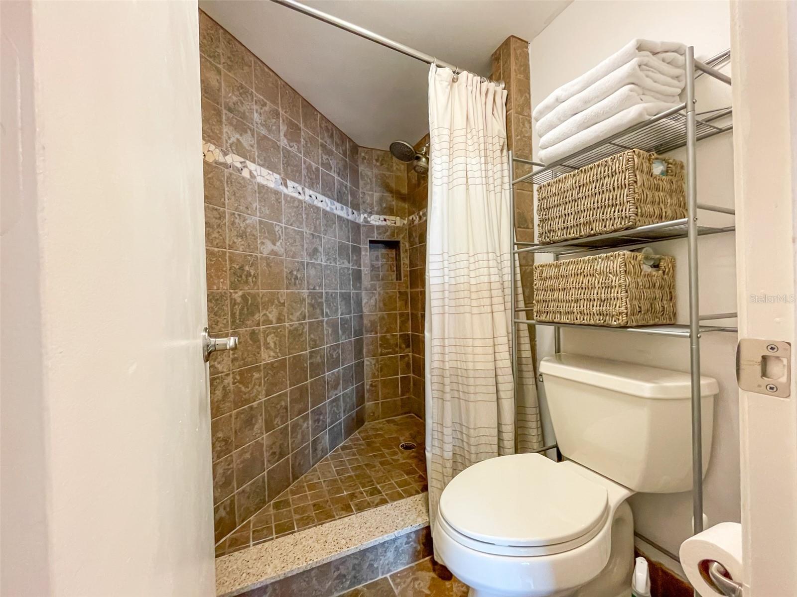 BAHIA DEL MAR I - Residential