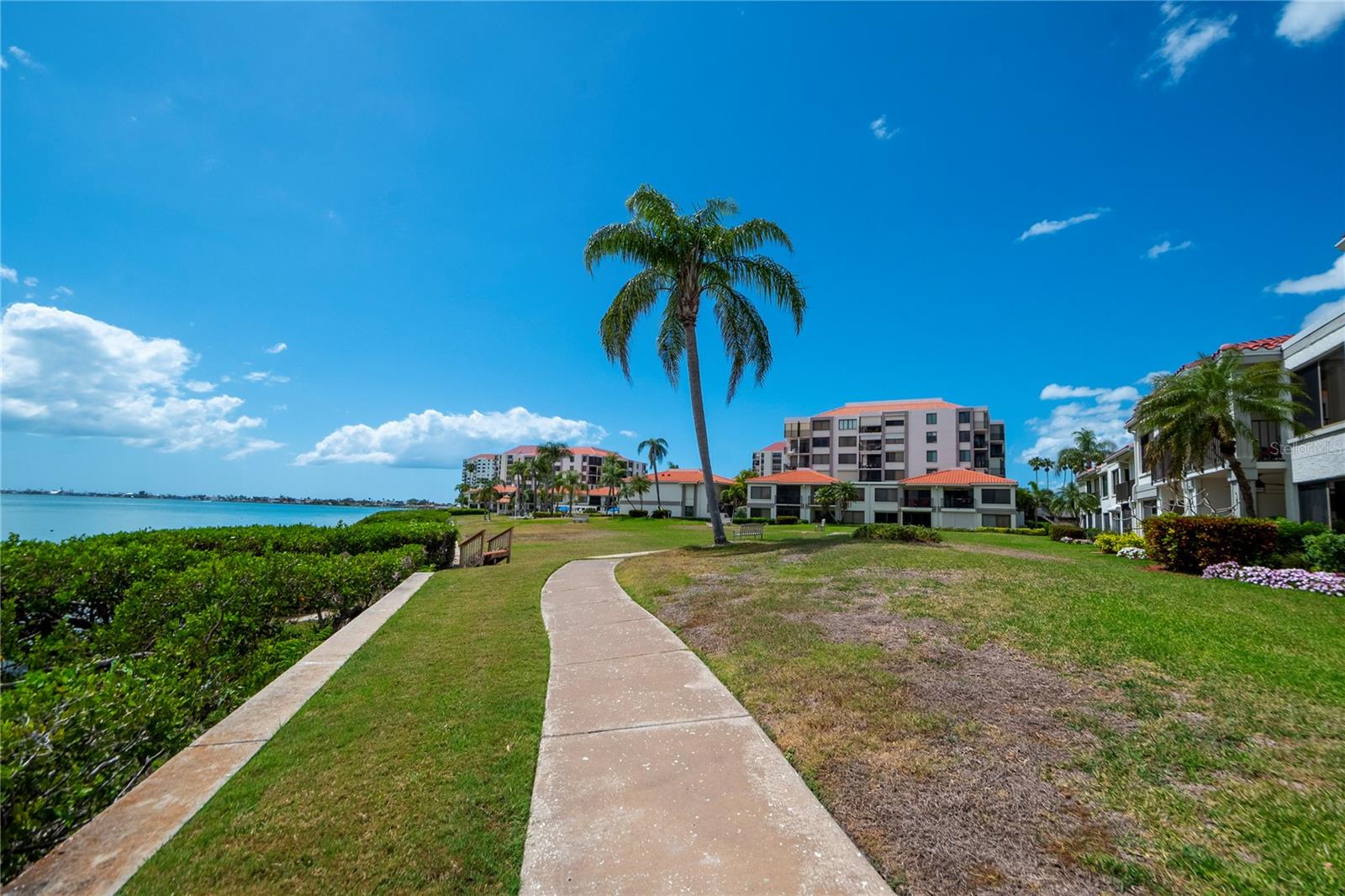 BAHIA DEL MAR I - Residential