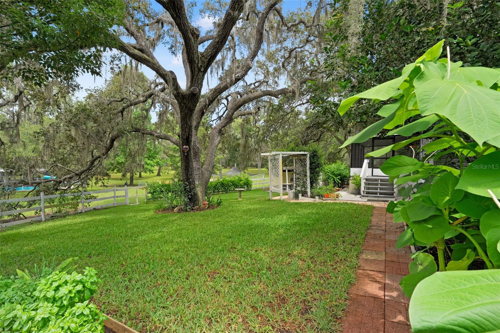 OAK MOUNTAIN ESTATES - Residential