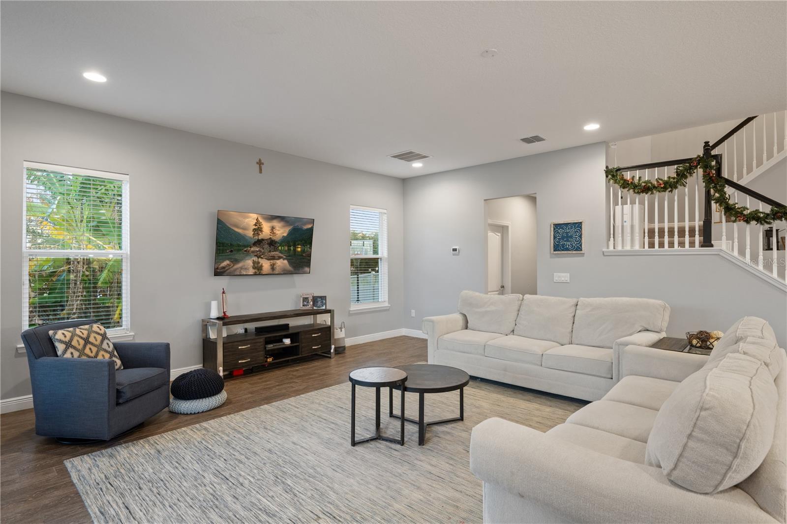 HIGHLANDS/SUMMERLAKE GROVE - Residential