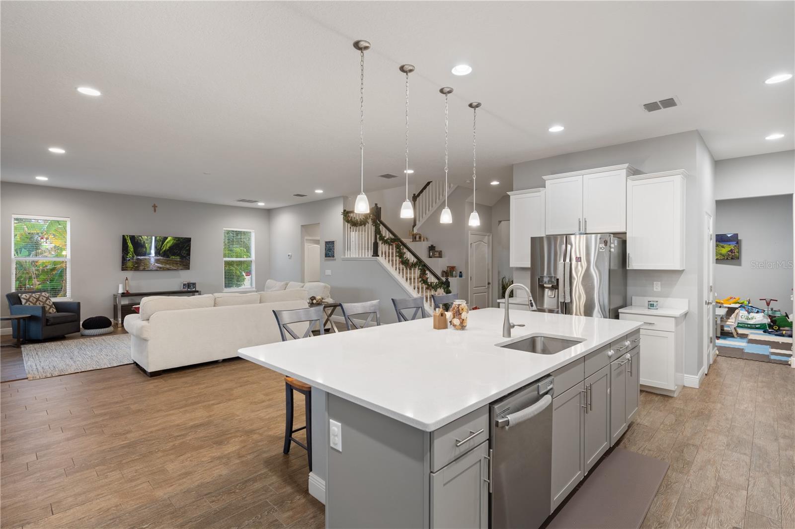 HIGHLANDS/SUMMERLAKE GROVE - Residential