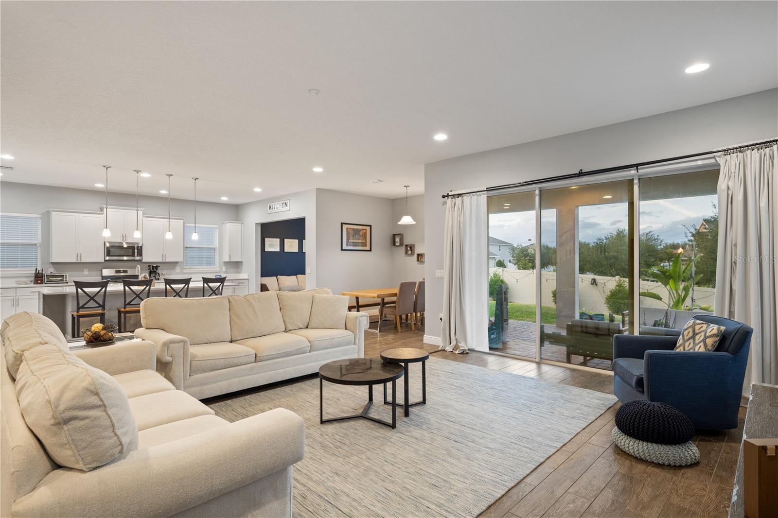 HIGHLANDS/SUMMERLAKE GROVE - Residential