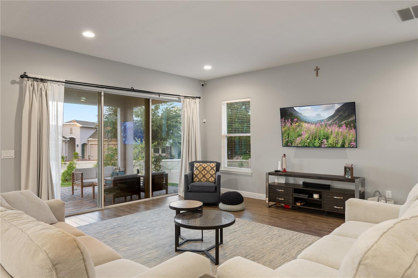 HIGHLANDS/SUMMERLAKE GROVE - Residential