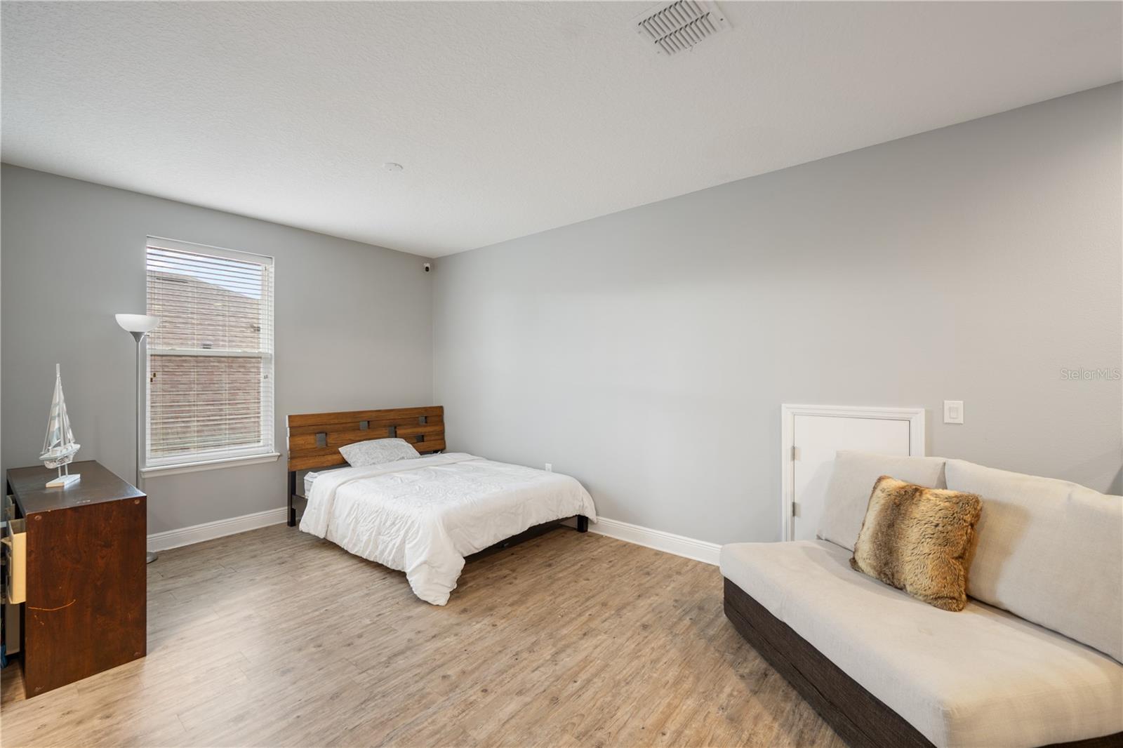 HIGHLANDS/SUMMERLAKE GROVE - Residential