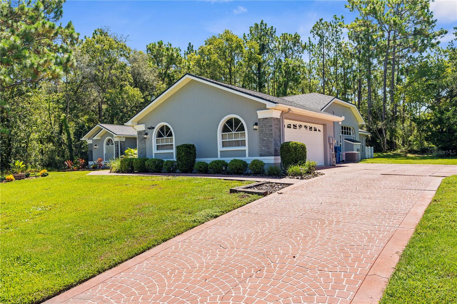 9 PLUMBAGO COURT