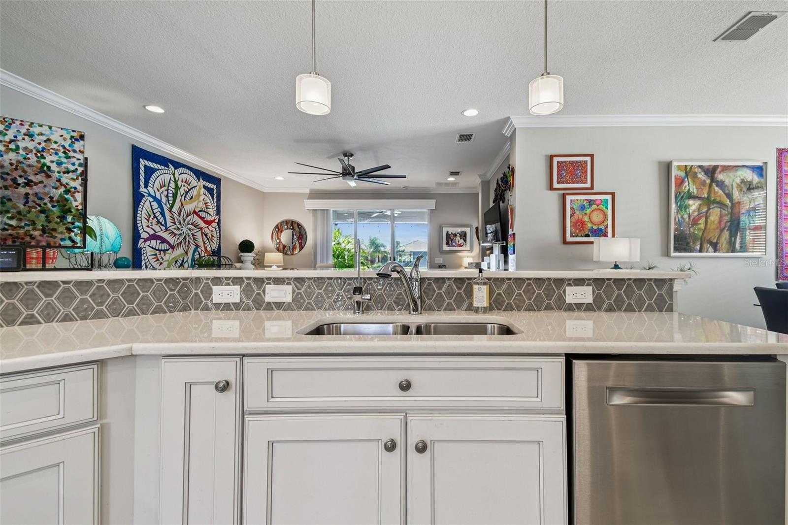 VALENCIA LAKES - Residential