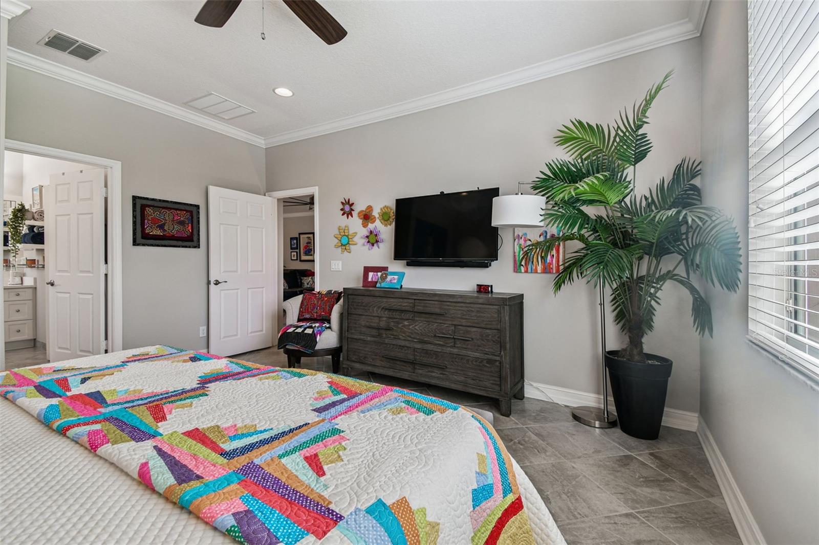 VALENCIA LAKES - Residential