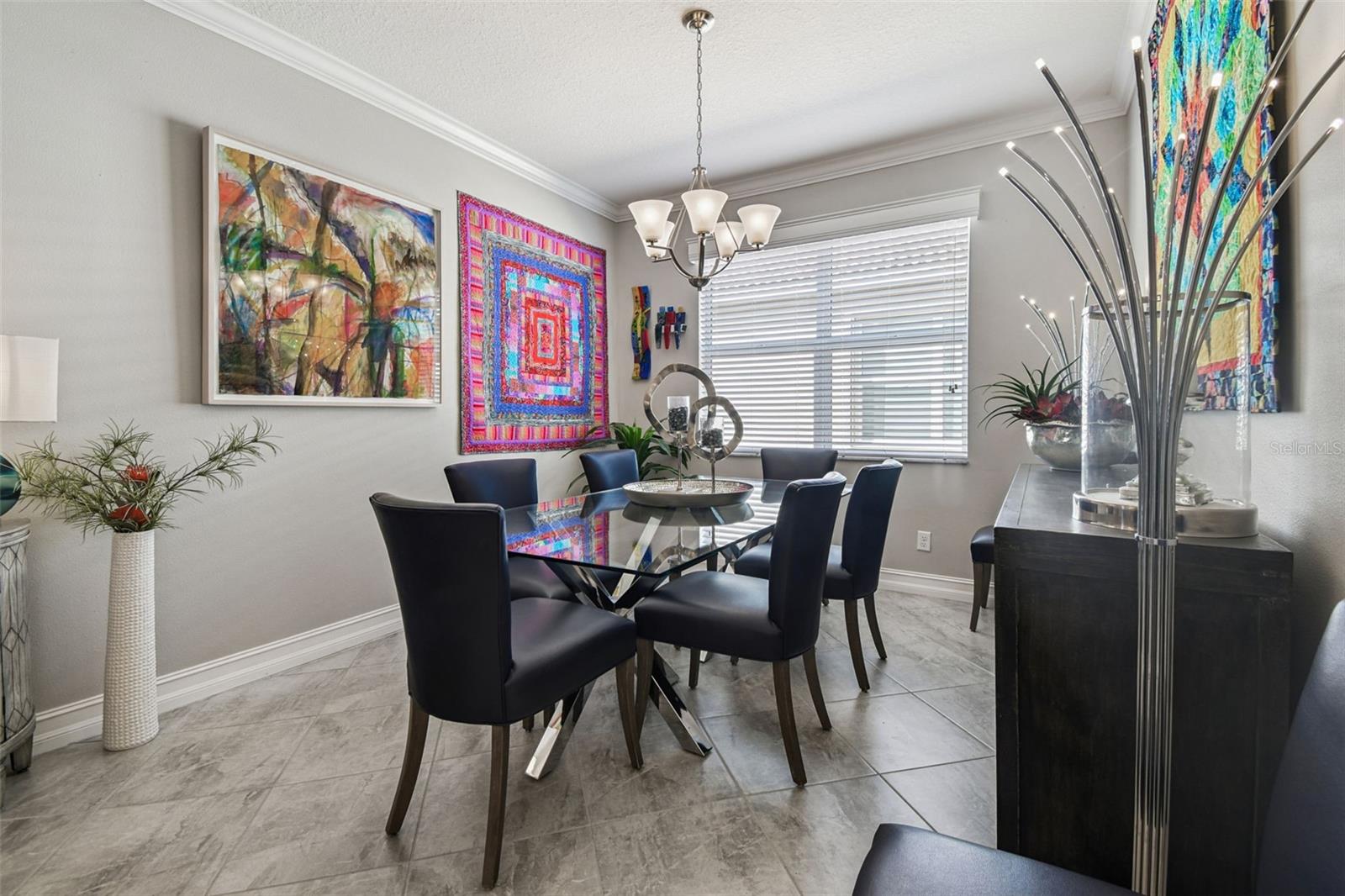 VALENCIA LAKES - Residential