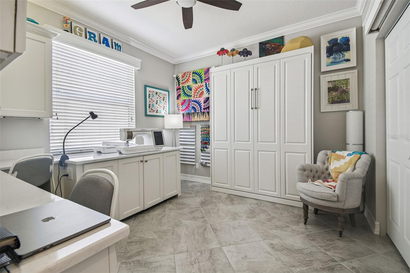 VALENCIA LAKES - Residential