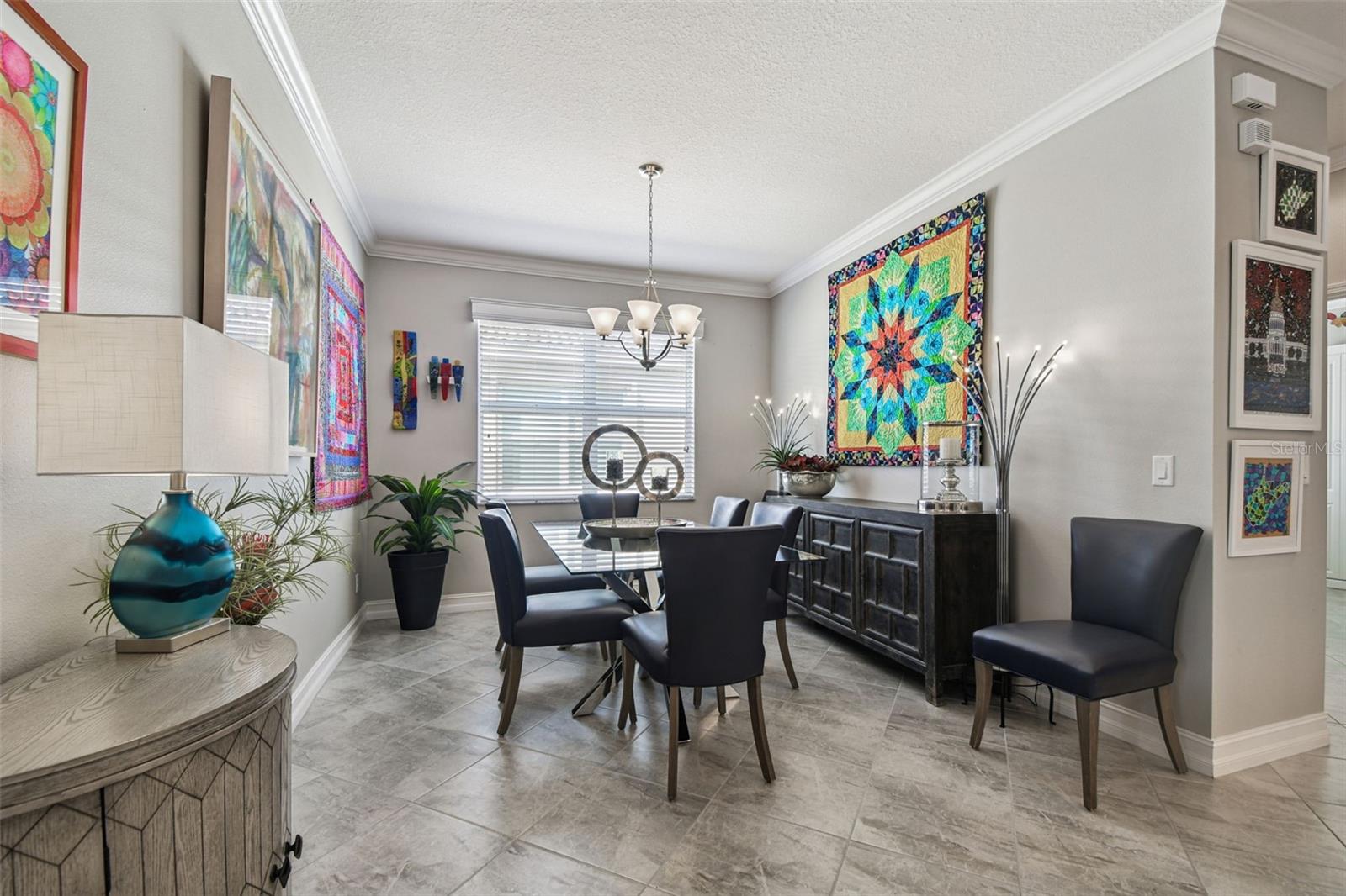 VALENCIA LAKES - Residential