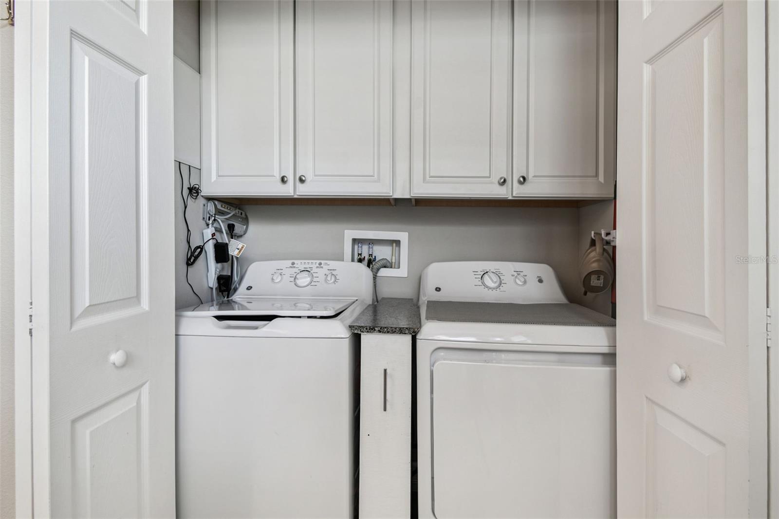 VALENCIA LAKES - Residential
