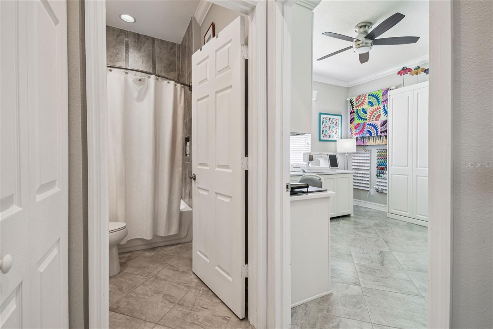 VALENCIA LAKES - Residential