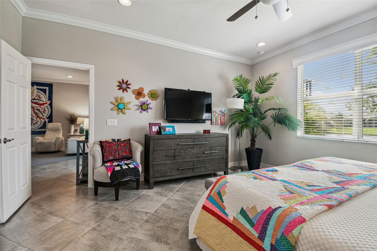 VALENCIA LAKES - Residential