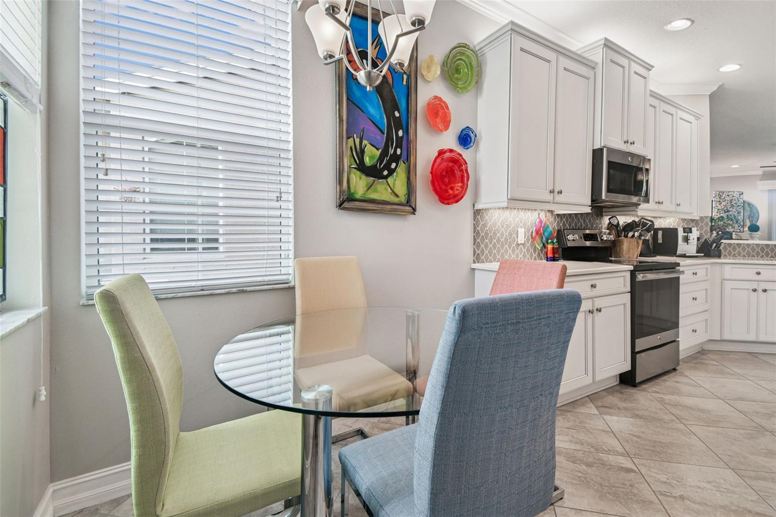 VALENCIA LAKES - Residential