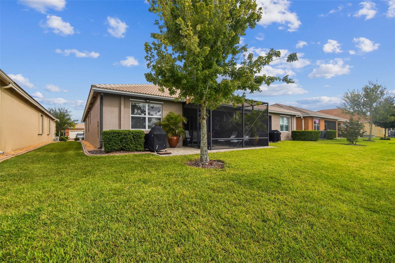 VALENCIA LAKES - Residential