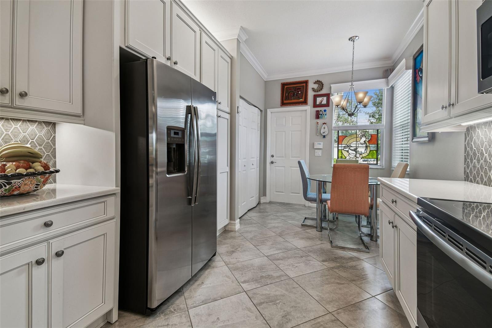 VALENCIA LAKES - Residential
