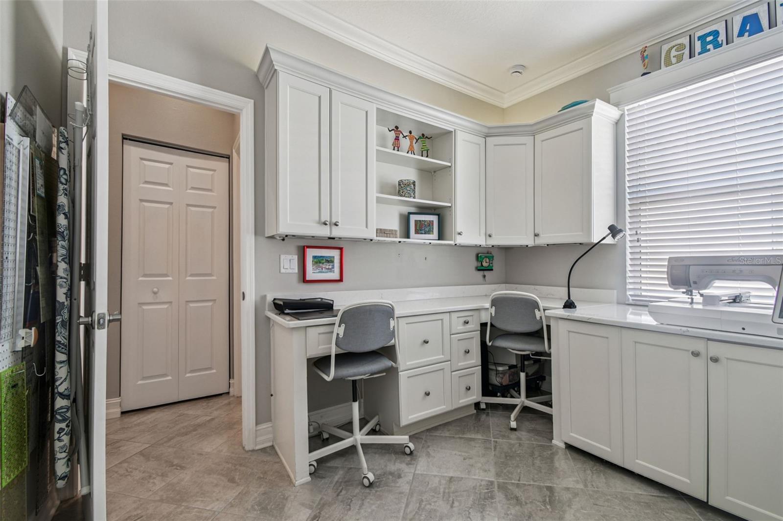 VALENCIA LAKES - Residential