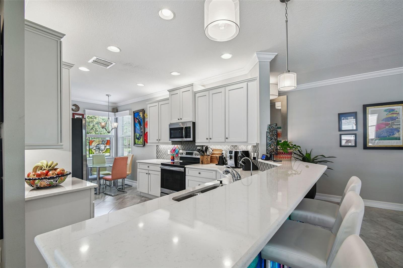 VALENCIA LAKES - Residential